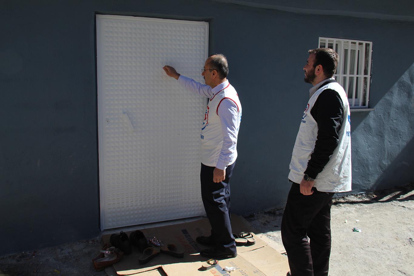 Yetimler Vakfı, Diyarbakır'da mağdur ailenin evini tadilattan geçirdi